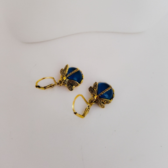 Pretty  Cottage core Garden Girl Ocean Blue Drop Lever Back Earrings New!! - Picture 2 of 2